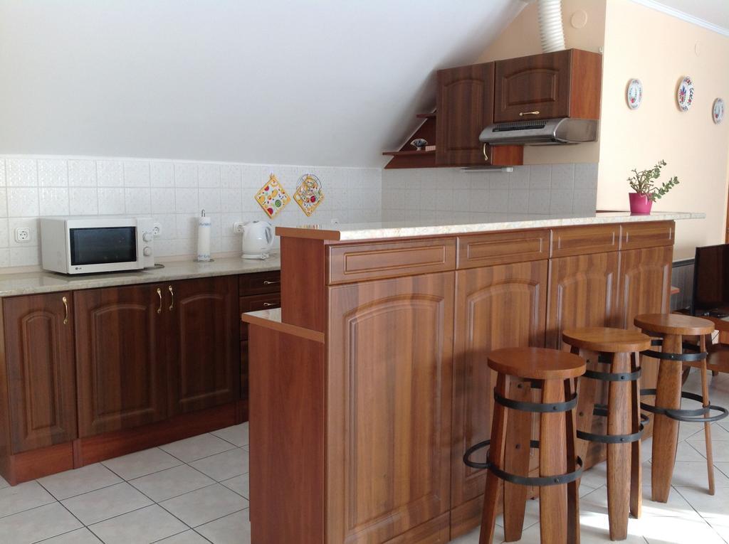 Attila Apartmanhaz Hotel Heviz Bilik gambar