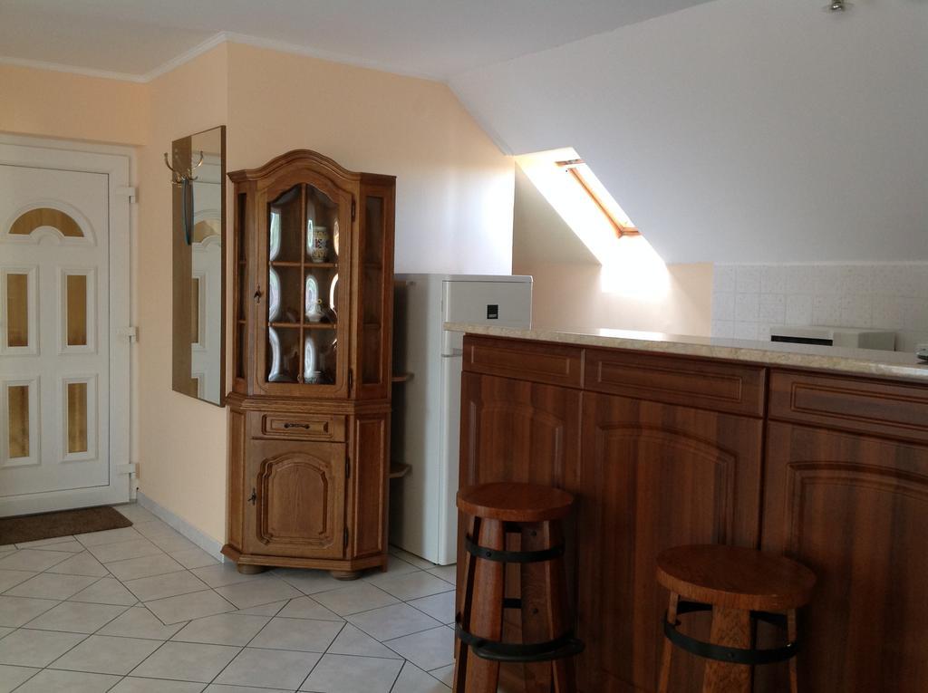 Attila Apartmanhaz Hotel Heviz Bilik gambar