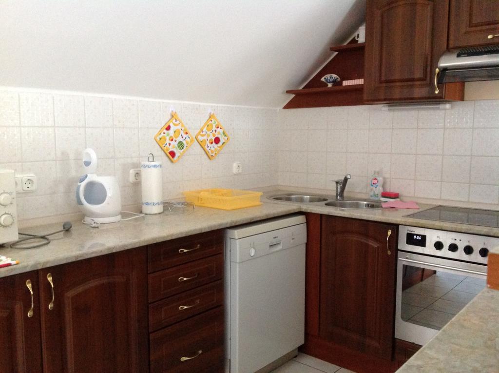 Attila Apartmanhaz Hotel Heviz Bilik gambar