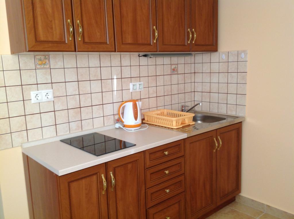 Attila Apartmanhaz Hotel Heviz Bilik gambar