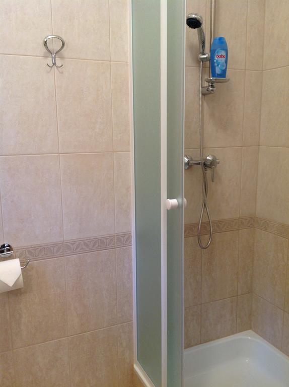 Attila Apartmanhaz Hotel Heviz Bilik gambar