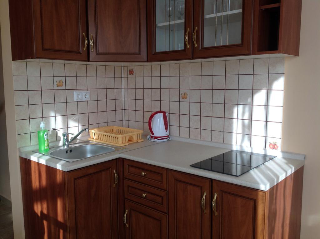 Attila Apartmanhaz Hotel Heviz Bilik gambar