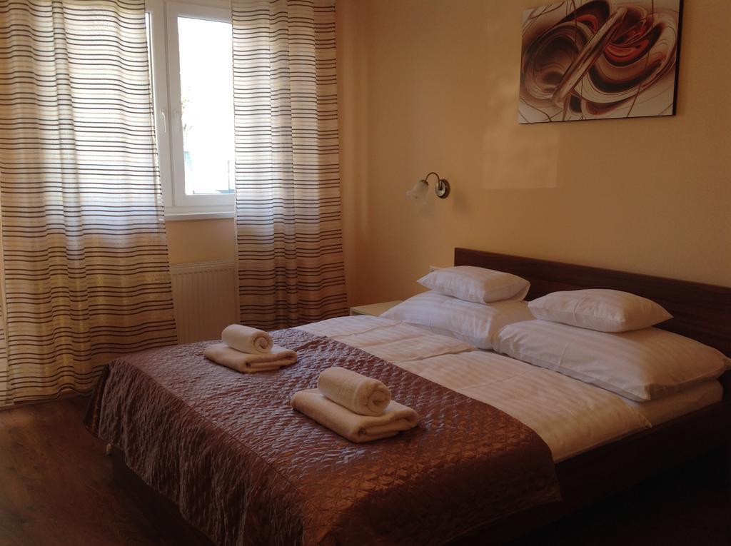 Attila Apartmanhaz Hotel Heviz Bilik gambar
